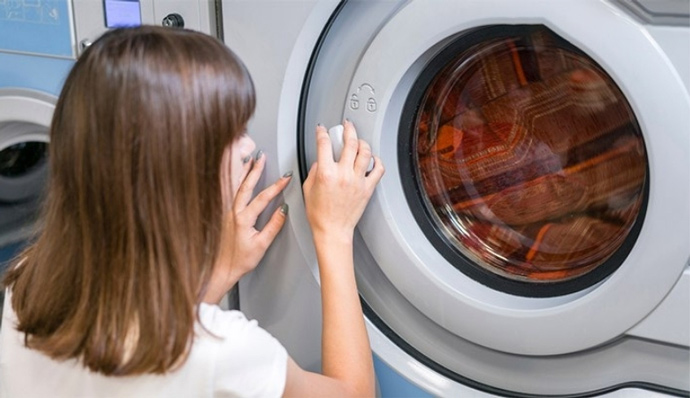 Cách mở nắp máy giặt Toshiba khi bị khóa